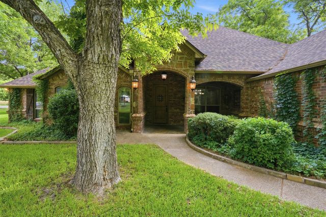 8753 S Monticello Circle, Granbury, TX 76049