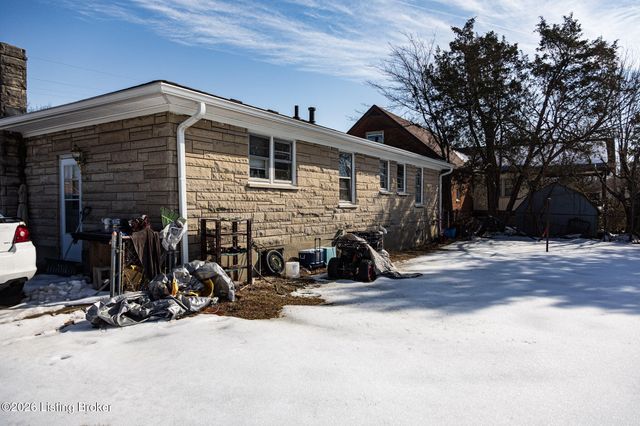 206 Harpers Ferry Rd, Louisville, KY 40214