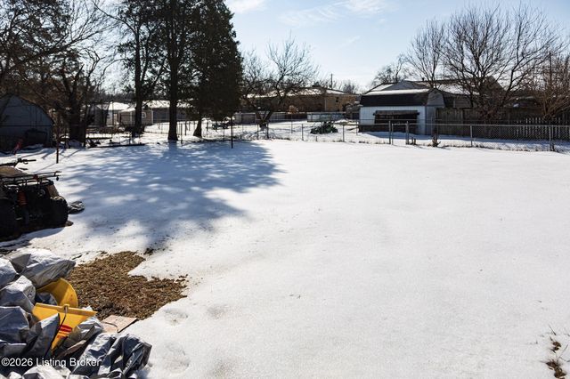 206 Harpers Ferry Rd, Louisville, KY 40214