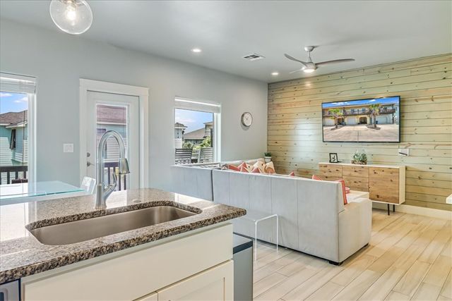 247 W Roberts Ave 20, Port Aransas, TX 78373