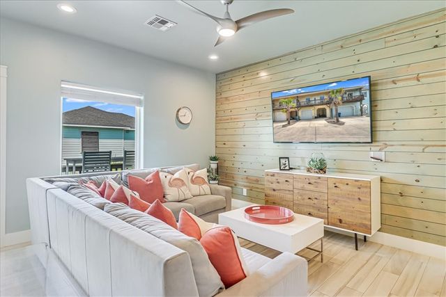 247 W Roberts Ave 20, Port Aransas, TX 78373