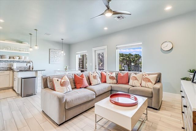 247 W Roberts Ave 20, Port Aransas, TX 78373