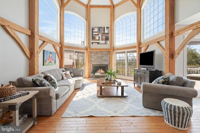 25 CARSDALE DR, Belle Mead, NJ 08502