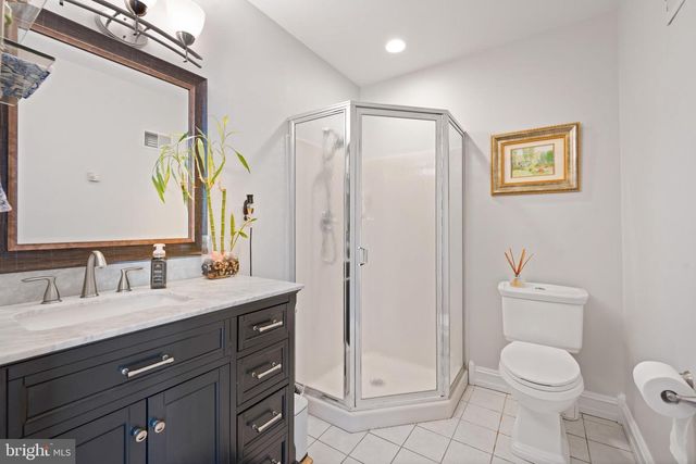 25 CARSDALE DR, Belle Mead, NJ 08502