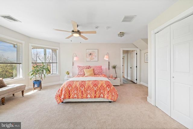 25 CARSDALE DR, Belle Mead, NJ 08502