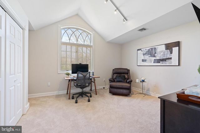 25 CARSDALE DR, Belle Mead, NJ 08502
