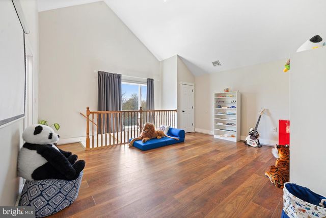 25 CARSDALE DR, Belle Mead, NJ 08502