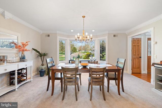 25 CARSDALE DR, Belle Mead, NJ 08502