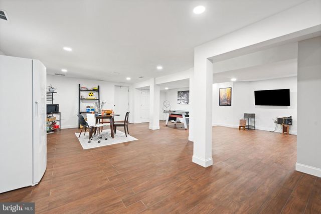 25 CARSDALE DR, Belle Mead, NJ 08502