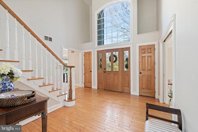 25 CARSDALE DR, Belle Mead, NJ 08502
