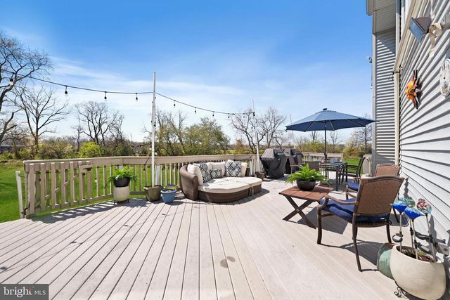 25 CARSDALE DR, Belle Mead, NJ 08502