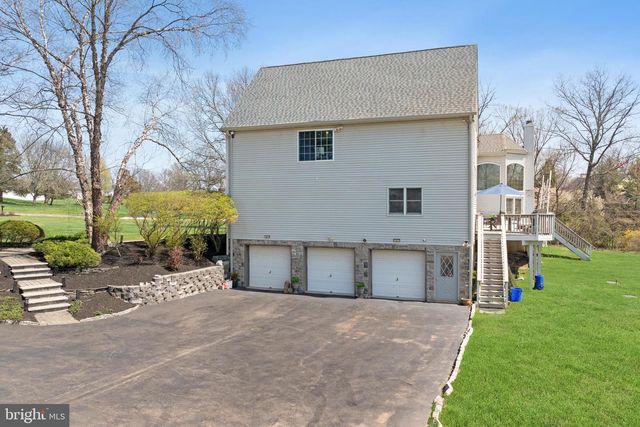 25 CARSDALE DR, Belle Mead, NJ 08502