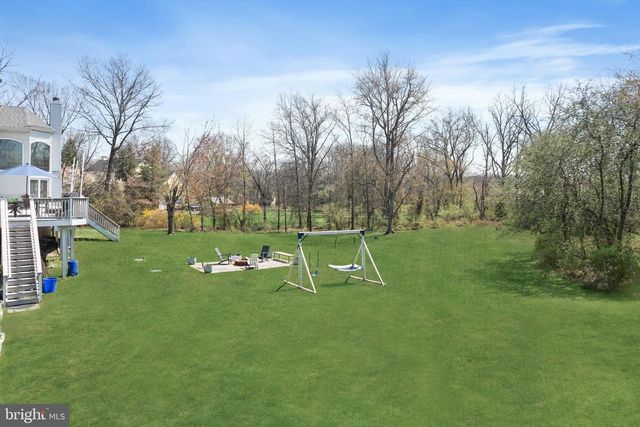 25 CARSDALE DR, Belle Mead, NJ 08502