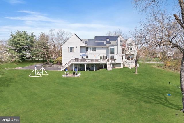 25 CARSDALE DR, Belle Mead, NJ 08502