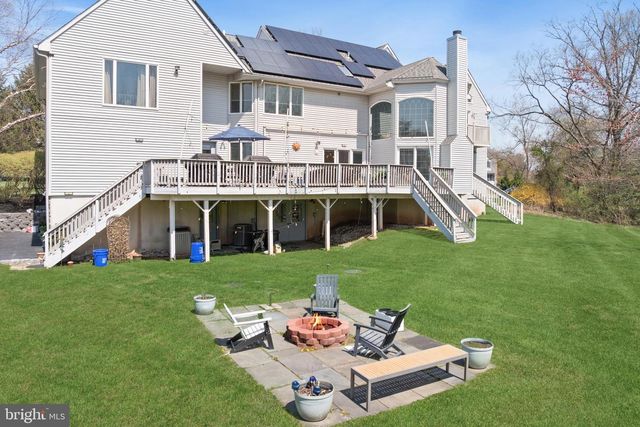 25 CARSDALE DR, Belle Mead, NJ 08502