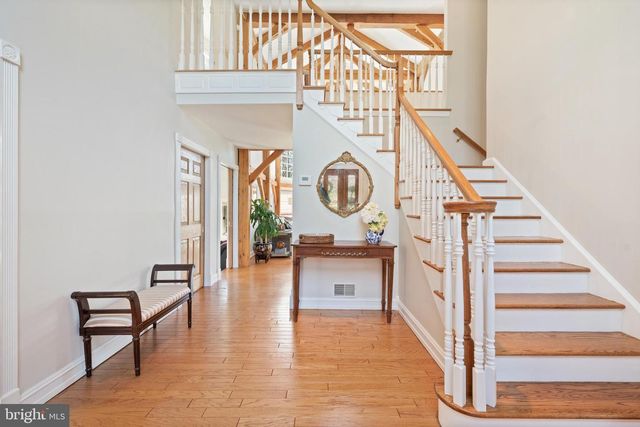25 CARSDALE DR, Belle Mead, NJ 08502