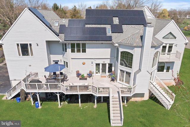 25 CARSDALE DR, Belle Mead, NJ 08502