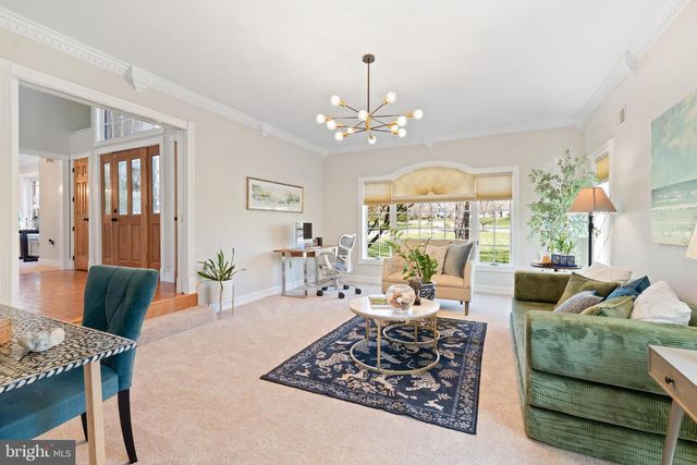 25 CARSDALE DR, Belle Mead, NJ 08502