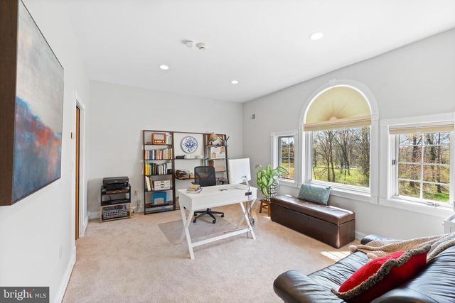25 CARSDALE DR, Belle Mead, NJ 08502