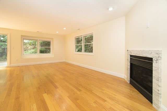 55 Crystal Brook Way A, Marlborough, MA 01752