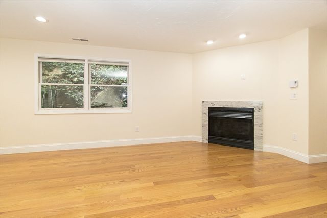 55 Crystal Brook Way A, Marlborough, MA 01752