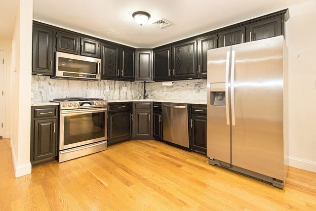 55 Crystal Brook Way A, Marlborough, MA 01752