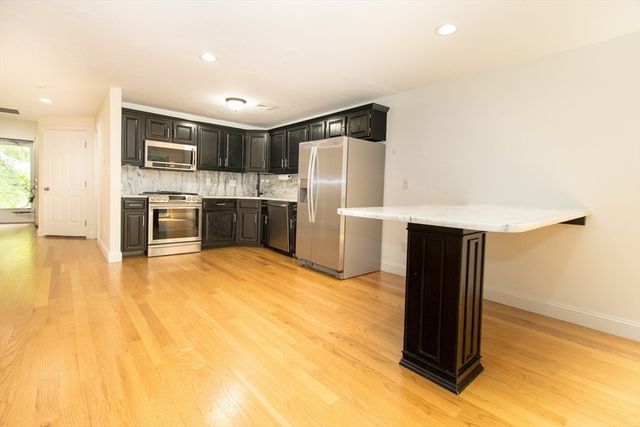 55 Crystal Brook Way A, Marlborough, MA 01752