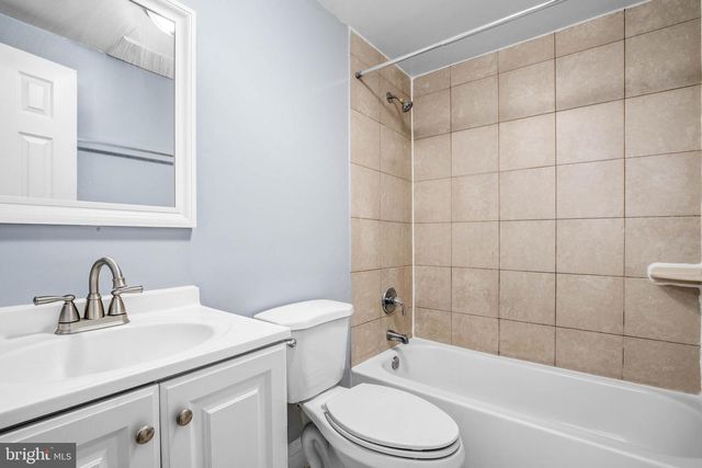 1242 SAVANNAH PL SE, Washington, DC 20032