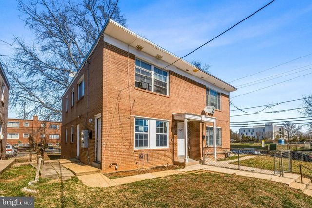 1242 SAVANNAH PL SE, Washington, DC 20032