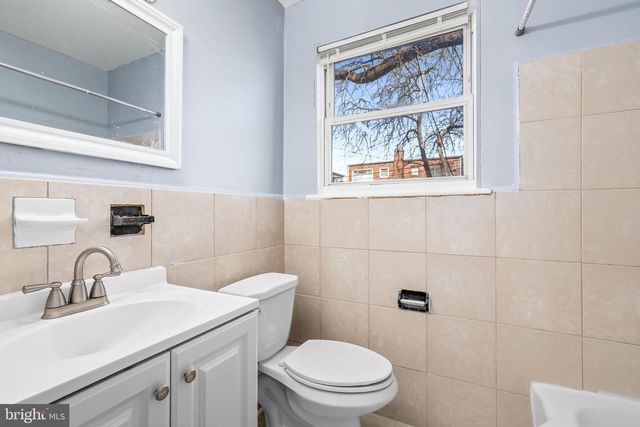 1242 SAVANNAH PL SE, Washington, DC 20032