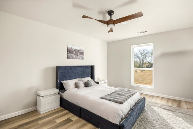 4801 W Wedgefield Road, Granbury, TX 76049