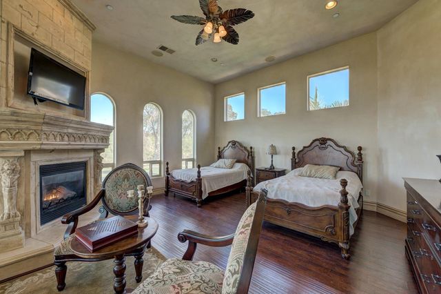2070 W Green Springs Rd, El Dorado Hills, CA 95762