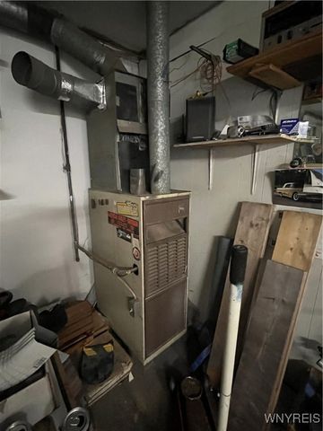 8251 Colonial Drive, Niagara, NY 14304