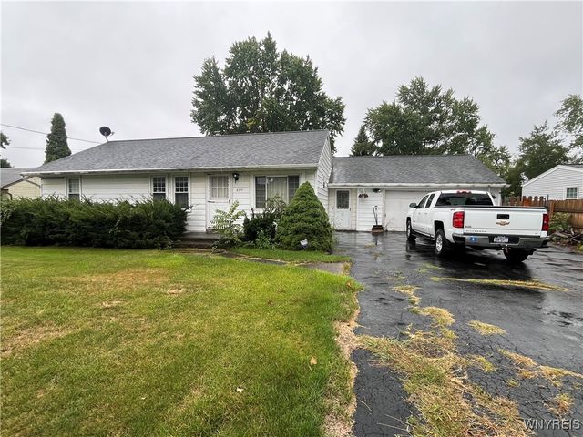 8251 Colonial Drive, Niagara, NY 14304
