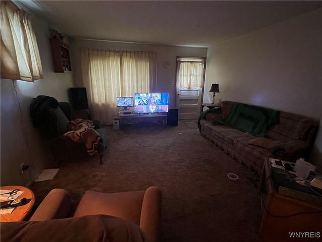 8251 Colonial Drive, Niagara, NY 14304