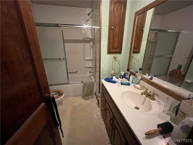 8251 Colonial Drive, Niagara, NY 14304