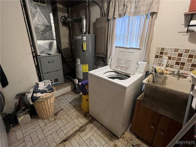 8251 Colonial Drive, Niagara, NY 14304