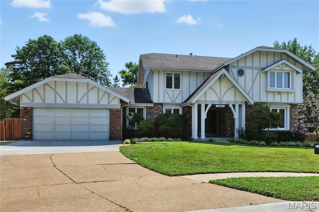 12850 Nimes Drive, Creve Coeur, MO 63141
