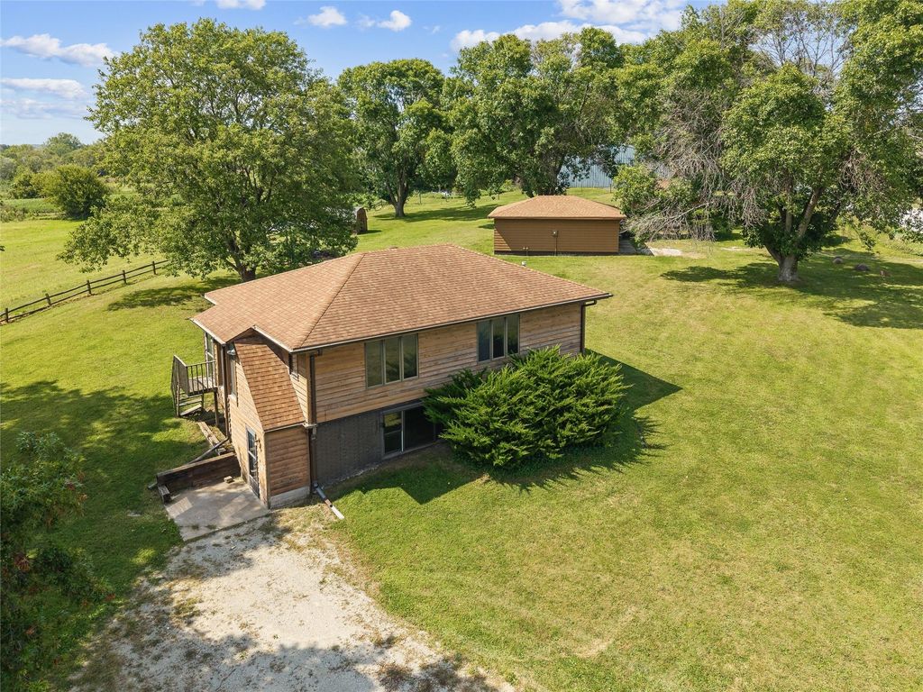 7132 Geneva Street, Indianola, IA 50125