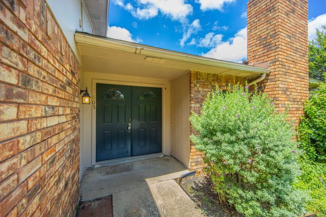 605 Via Del Sur, Mesquite, TX 75150