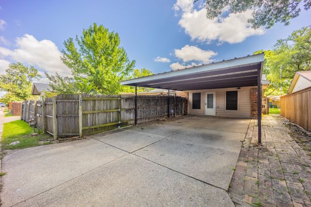 605 Via Del Sur, Mesquite, TX 75150