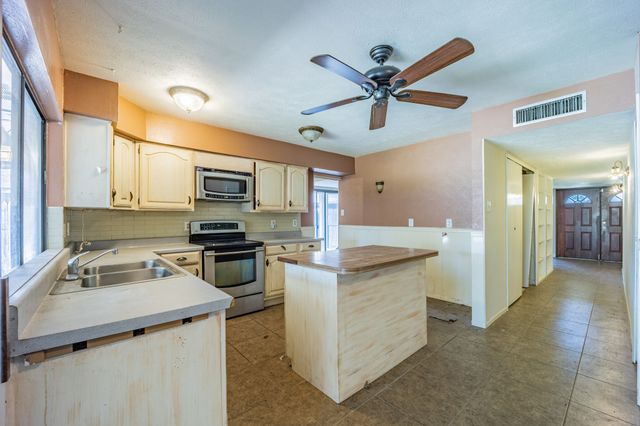605 Via Del Sur, Mesquite, TX 75150