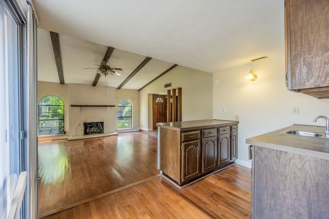 605 Via Del Sur, Mesquite, TX 75150