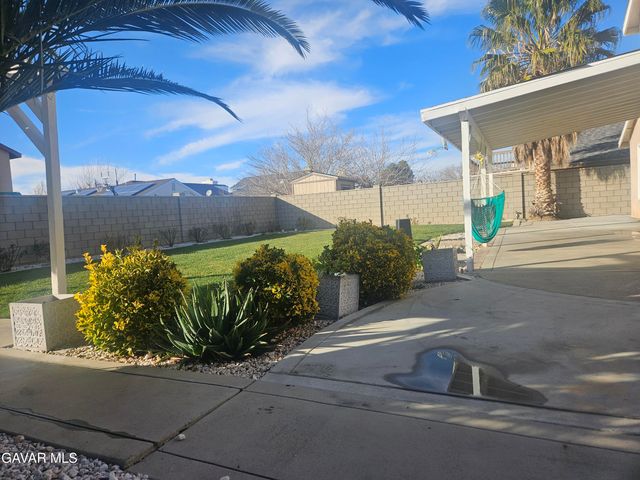 37323 Daybreak Street, Palmdale, CA 93550