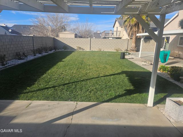 37323 Daybreak Street, Palmdale, CA 93550