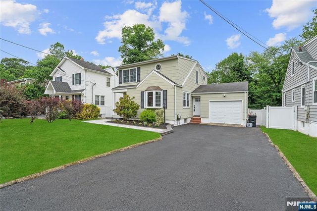 25 2nd Avenue, Roseland, NJ 07068