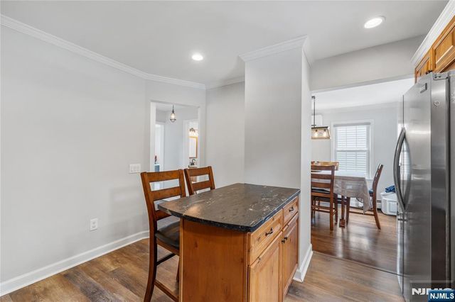 25 2nd Avenue, Roseland, NJ 07068