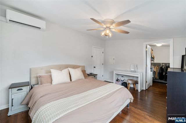 25 2nd Avenue, Roseland, NJ 07068