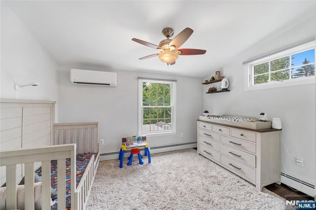 25 2nd Avenue, Roseland, NJ 07068