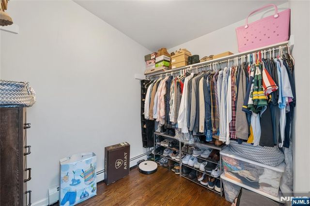 25 2nd Avenue, Roseland, NJ 07068